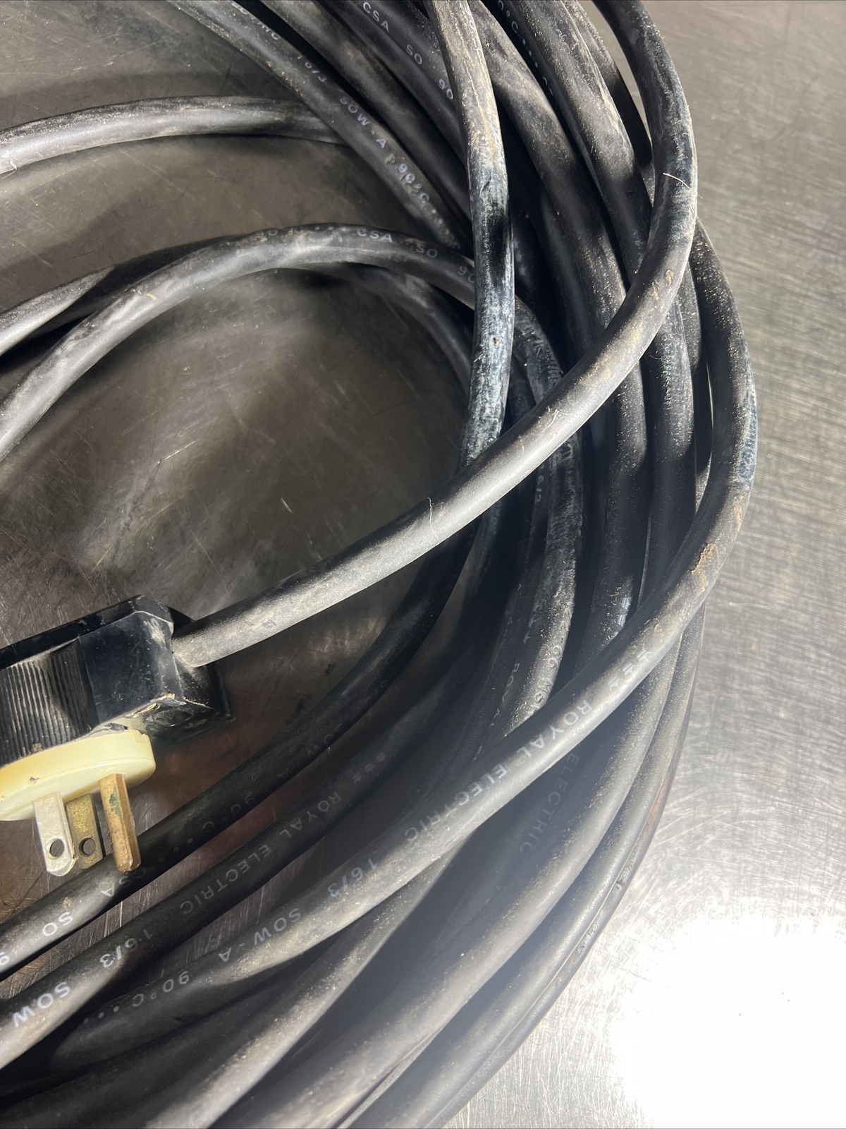 16/3 SOW-A 90 ELECTRIC CABLE. Hubble 15A.125/250V Ends. Used Surplus