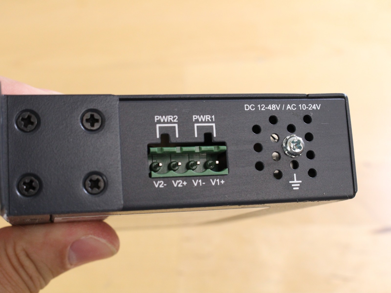 Advantech ESW108-A – 5 Port Slim-type Unmanaged Industrial Ethernet Switch