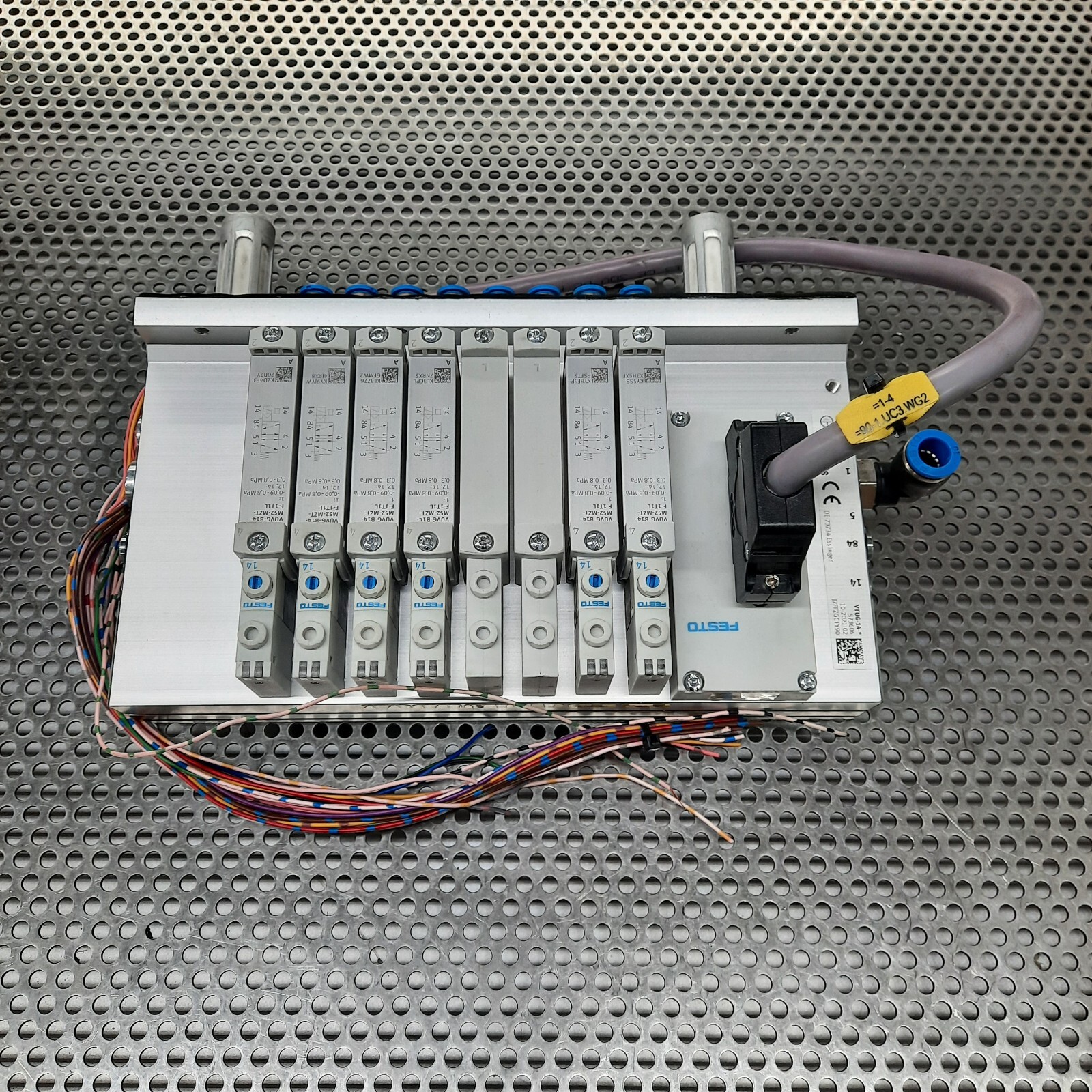FESTO VTUG-14 Valve Manifold Assembly w/ VUVG-B14-M52-MZT-F-1T1L Solenoid Valves
