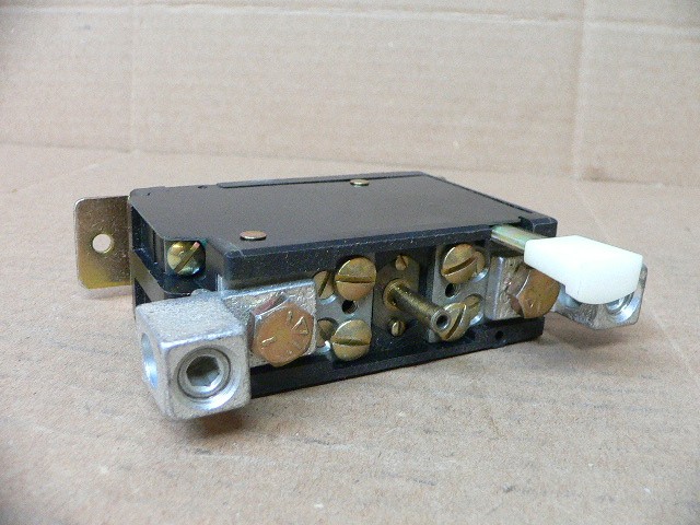 Allen-Bradley Overload Relay, 815-D0v4, 5″ X 1 1/4″ X 4″, 600 Vac Max