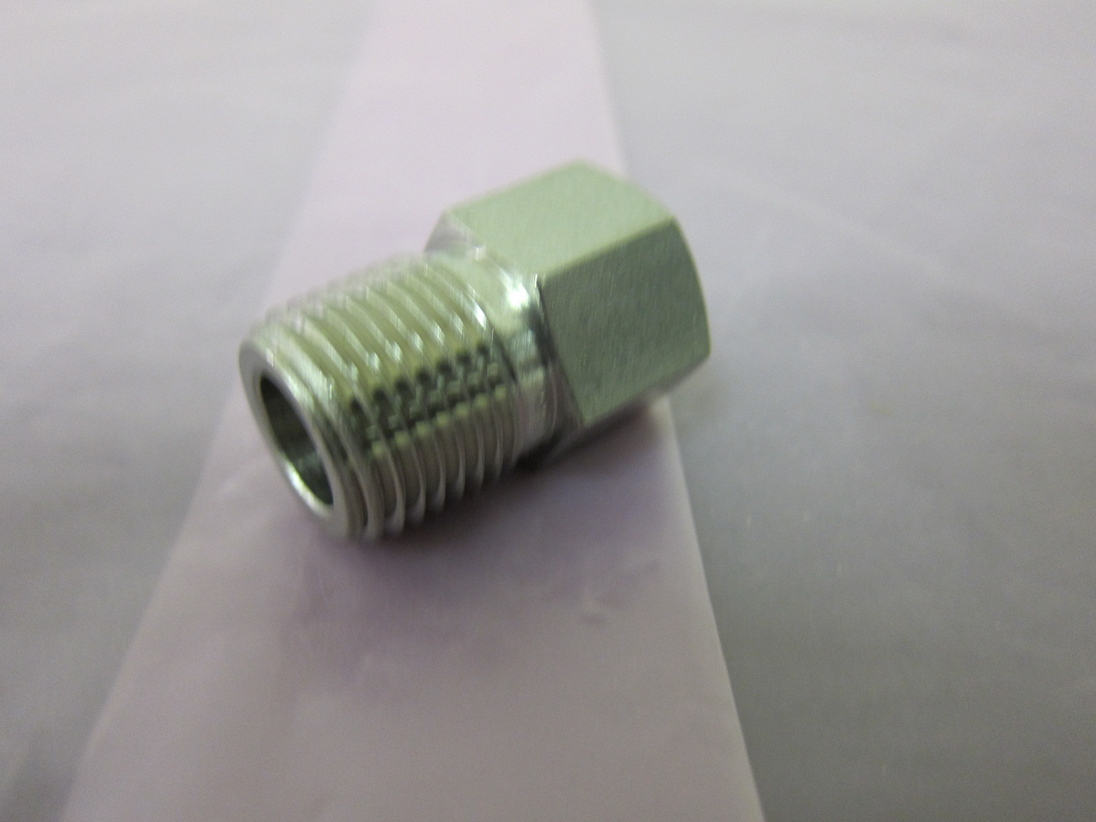 3 Swagelok, Cajun SS-8-RB-6 1/2″ MNPT X 3/8″ FNPT 401912