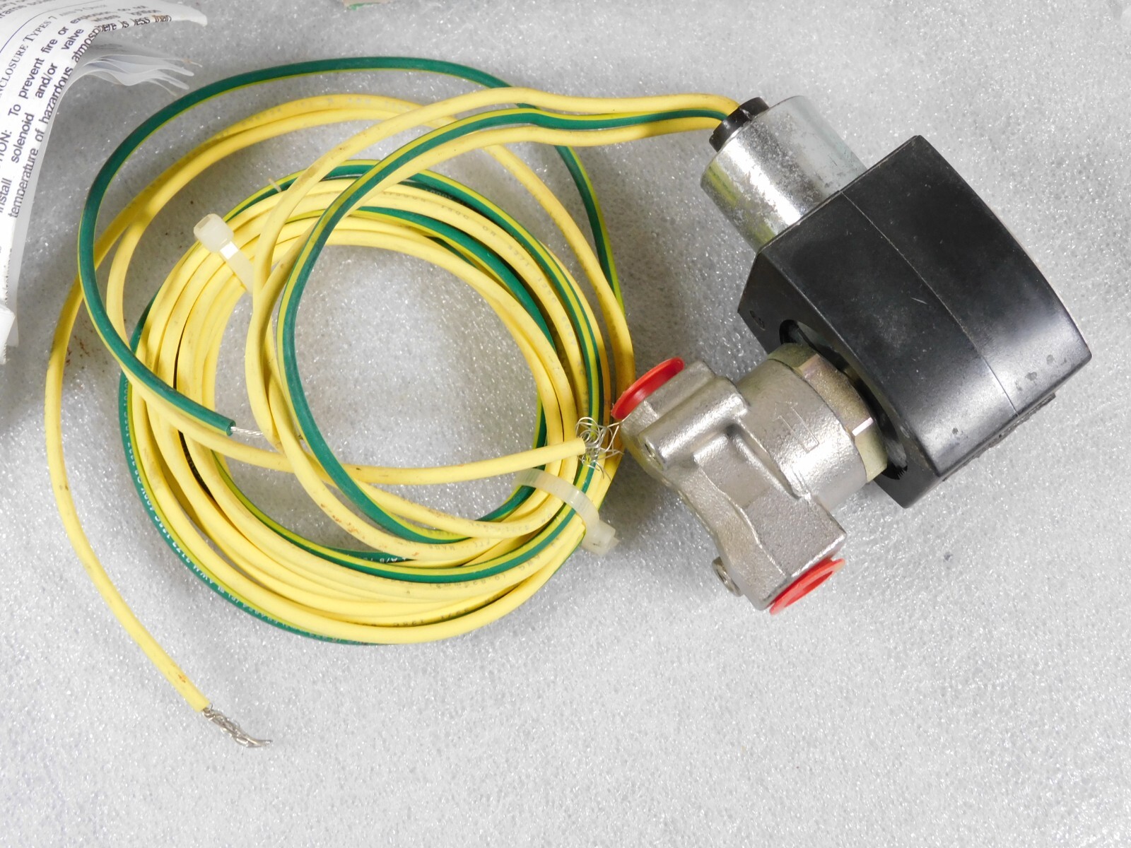 Asco Red Hat Solenoid 2 Way Valve 1/4 Inch EFHT9016H1 HV426716001