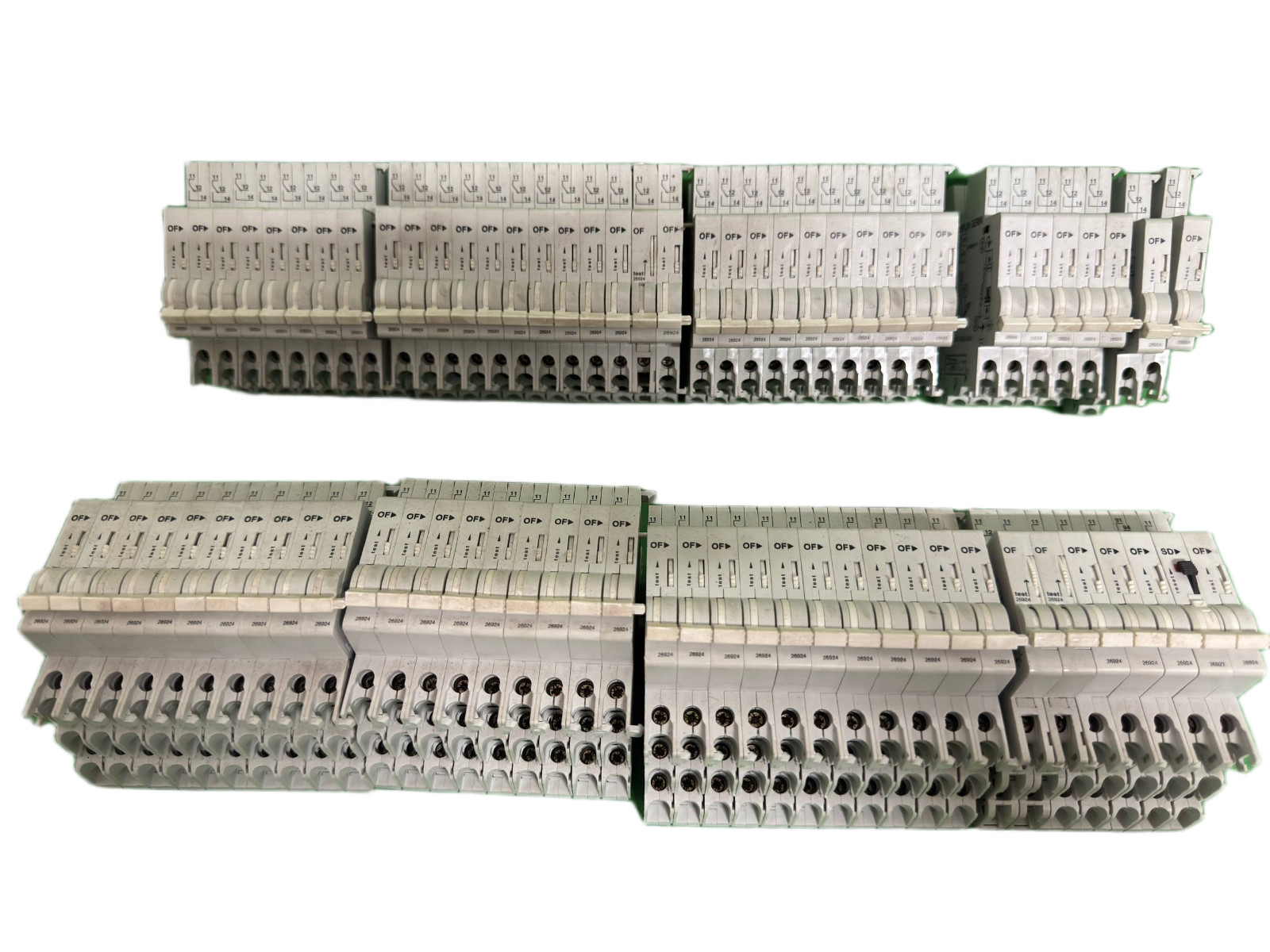 Lot 70+ pieces MERLIN GERIN 26924 auxiliary contact for CONTACTOR (€5/piece