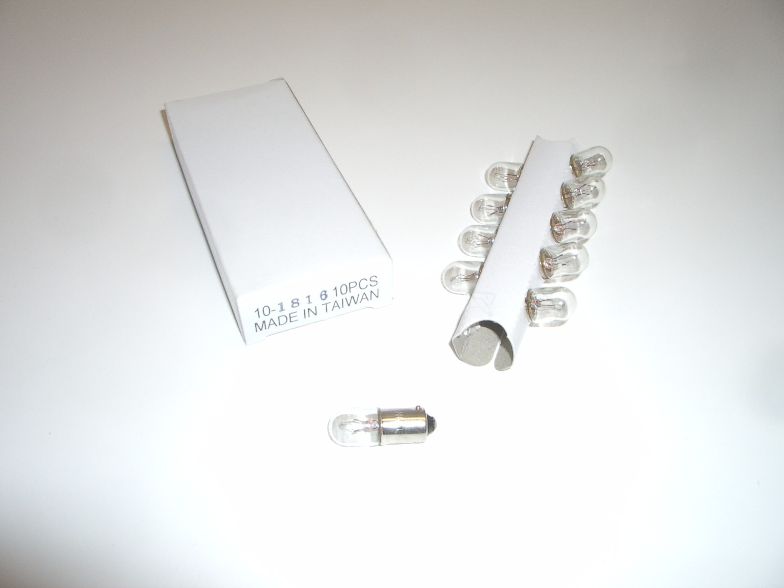 EIKO 1816 INDICATOR INCANDESCENT LAMP 13VDC BULB B9 BAYONET BASE 10PCS