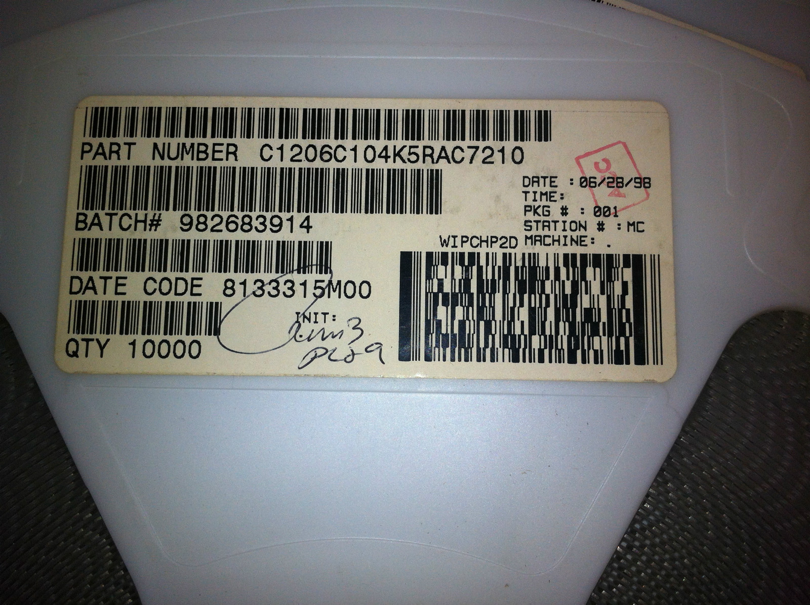 C1206C104K5RAC7210 KEMET 1206 SM Capacitor LOT OF 10,000 PIECES (MB)