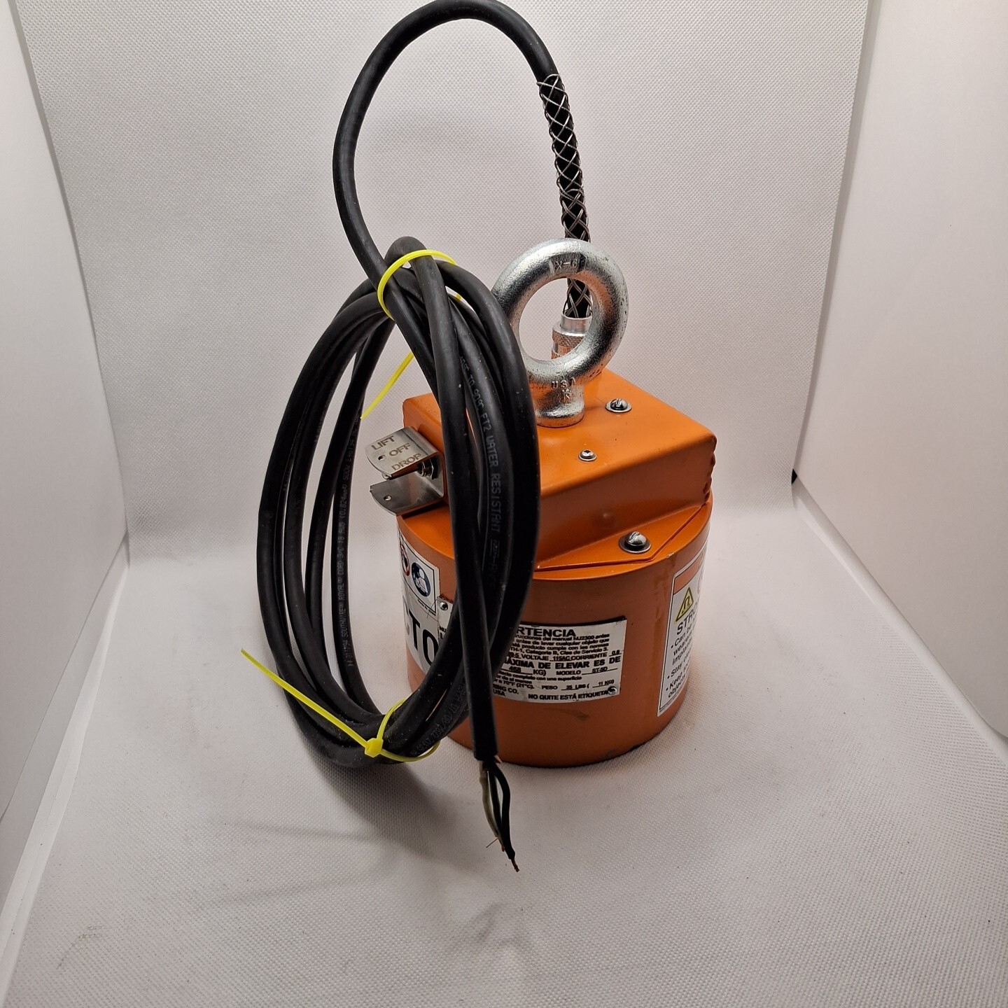 ERIEZ ST-5D Orange Electromagnetic Lift, 1030 lb Capacity