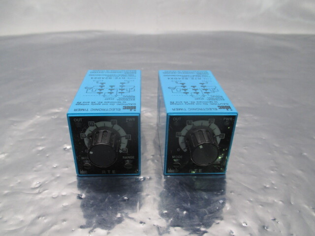 2 IDEC RTE-B2AD24 Electronic Timer, 100502