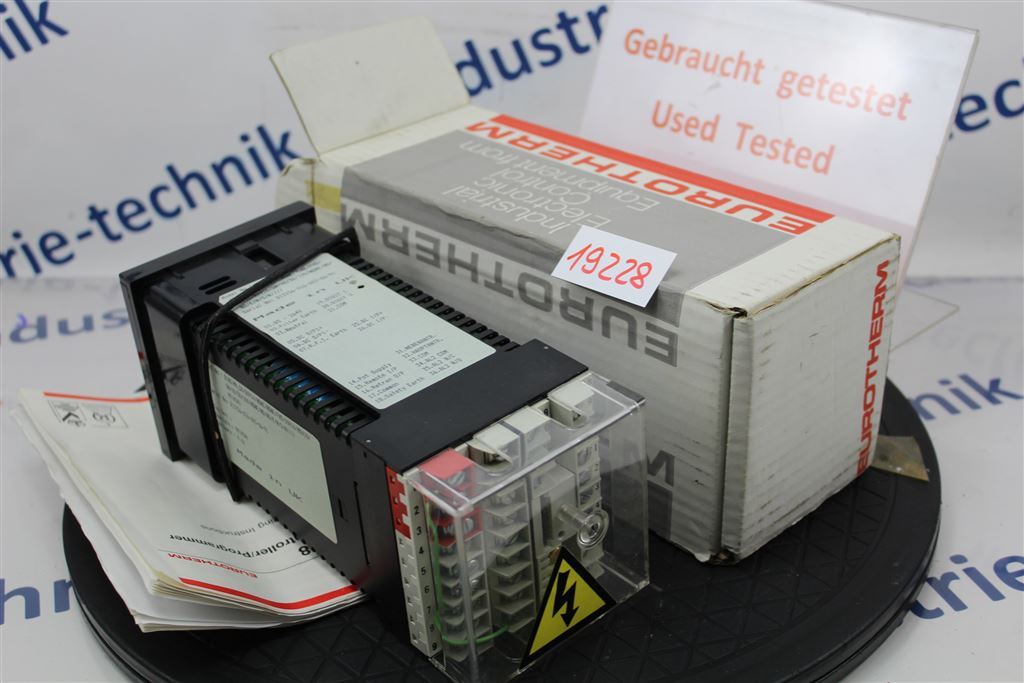 EUROTHERM 6250 818S/MO50/D0V10/NONE/FHD Controller