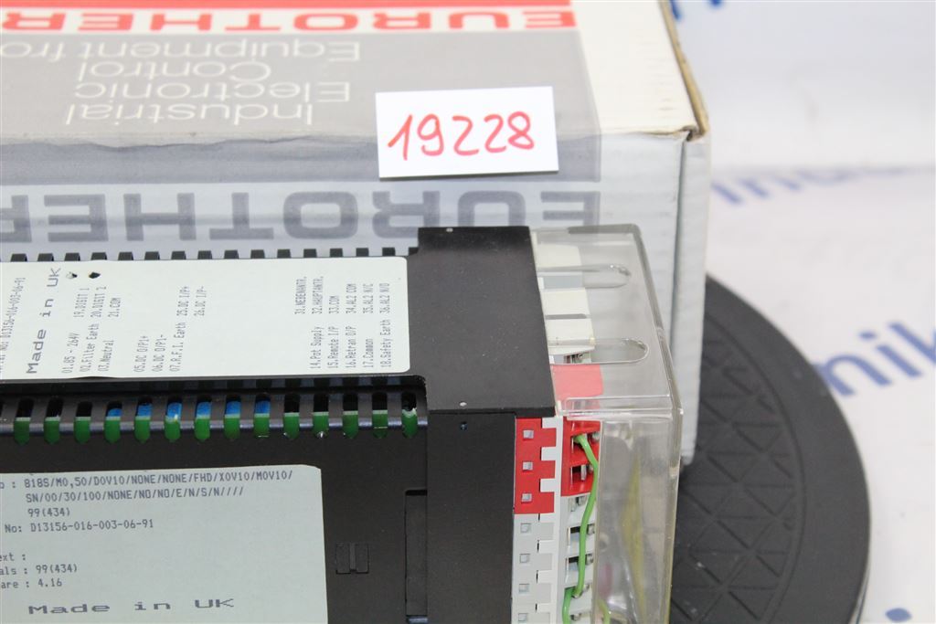 EUROTHERM 6250 818S/MO50/D0V10/NONE/FHD Controller