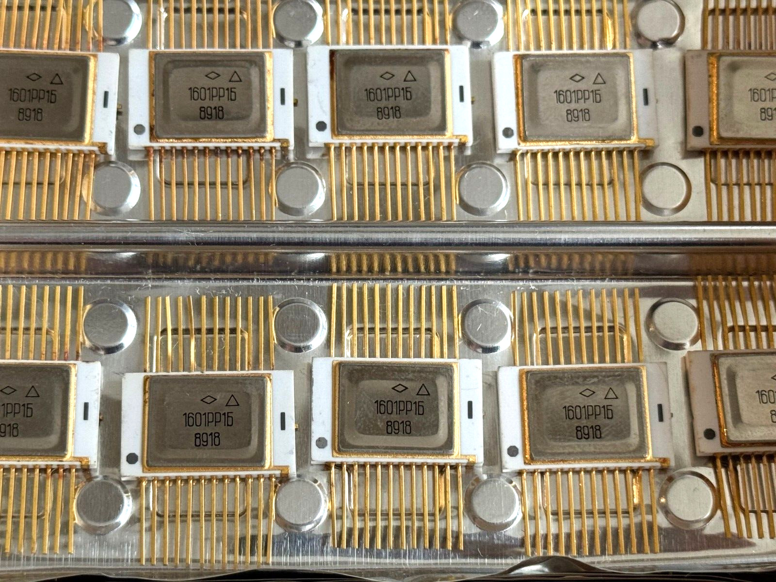 1pc 1601RR1B USSR 1601РР1Б IC 4-mode reprogrammable memory 4kbit Military Grade