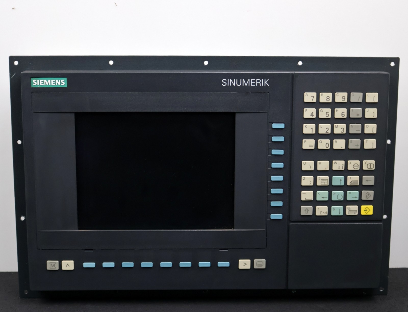 SIEMENS 840D OP 031 LCD Monochrome STD-LAY 6FC5203-0AB10-0AA1 24VDC 20.4…28.8V