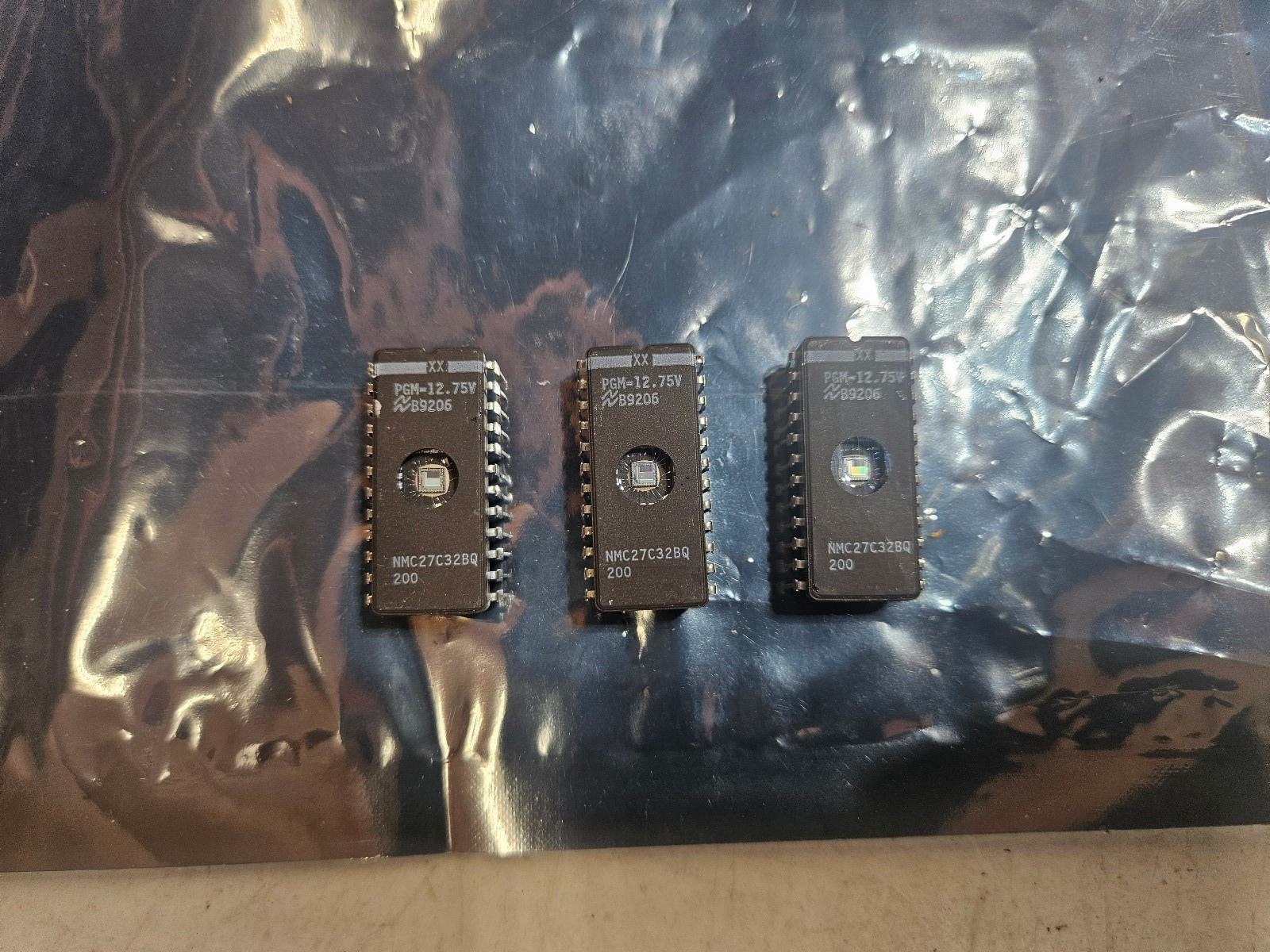 3PCS NATIONAL SEMICONDUCTOR NMC27C32BQ-200 UV EPROM DIP-24