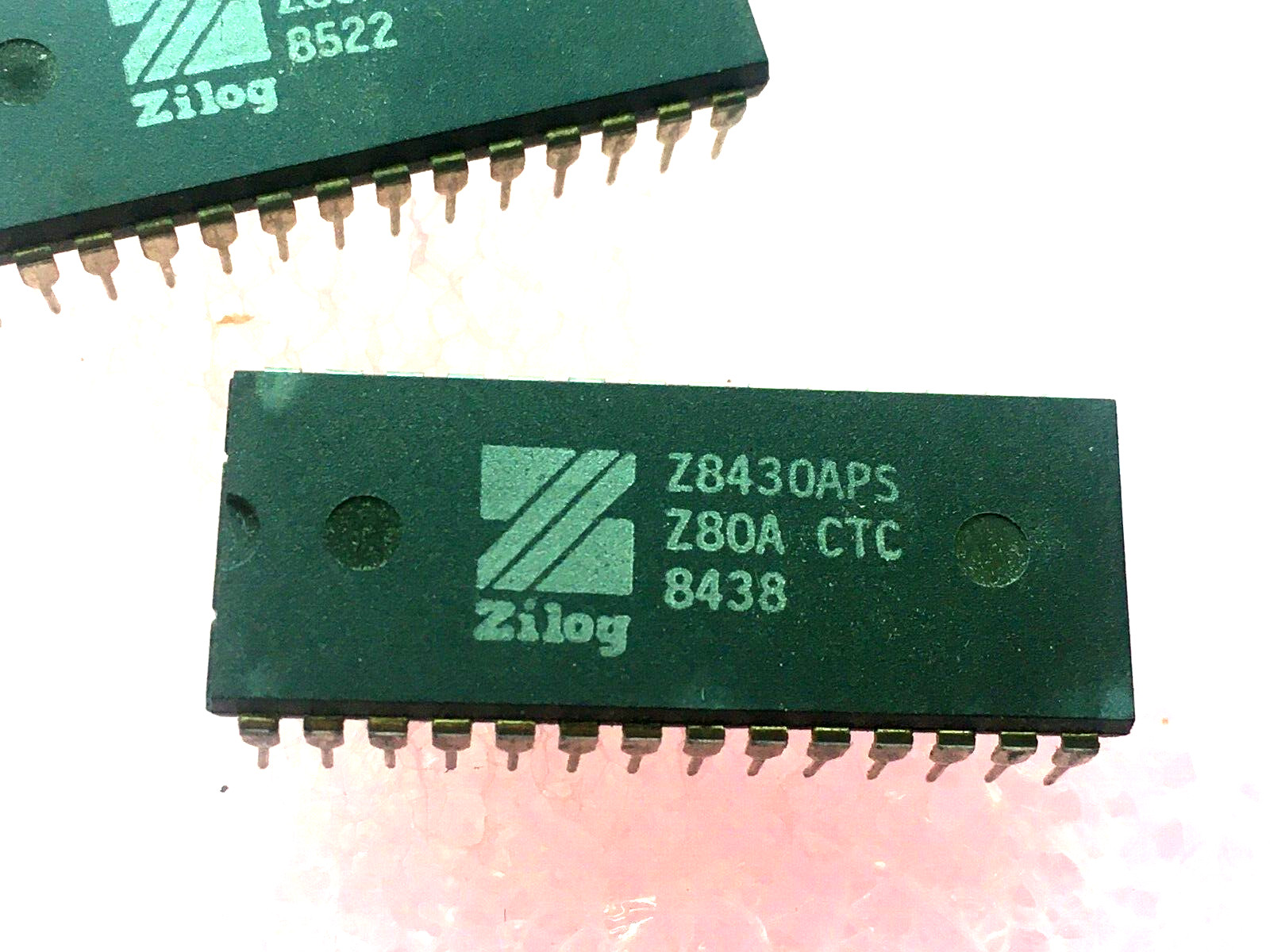 2pc Z8430APS ZILOG Z80A CTC 28 PIN DIP