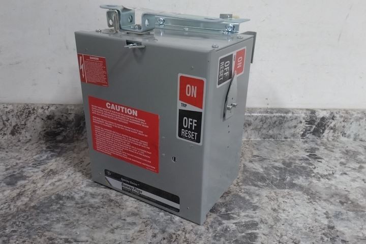 GE SB46EBG 240VAC 60 Amps 3 Poles 3 Phase Bus Plug