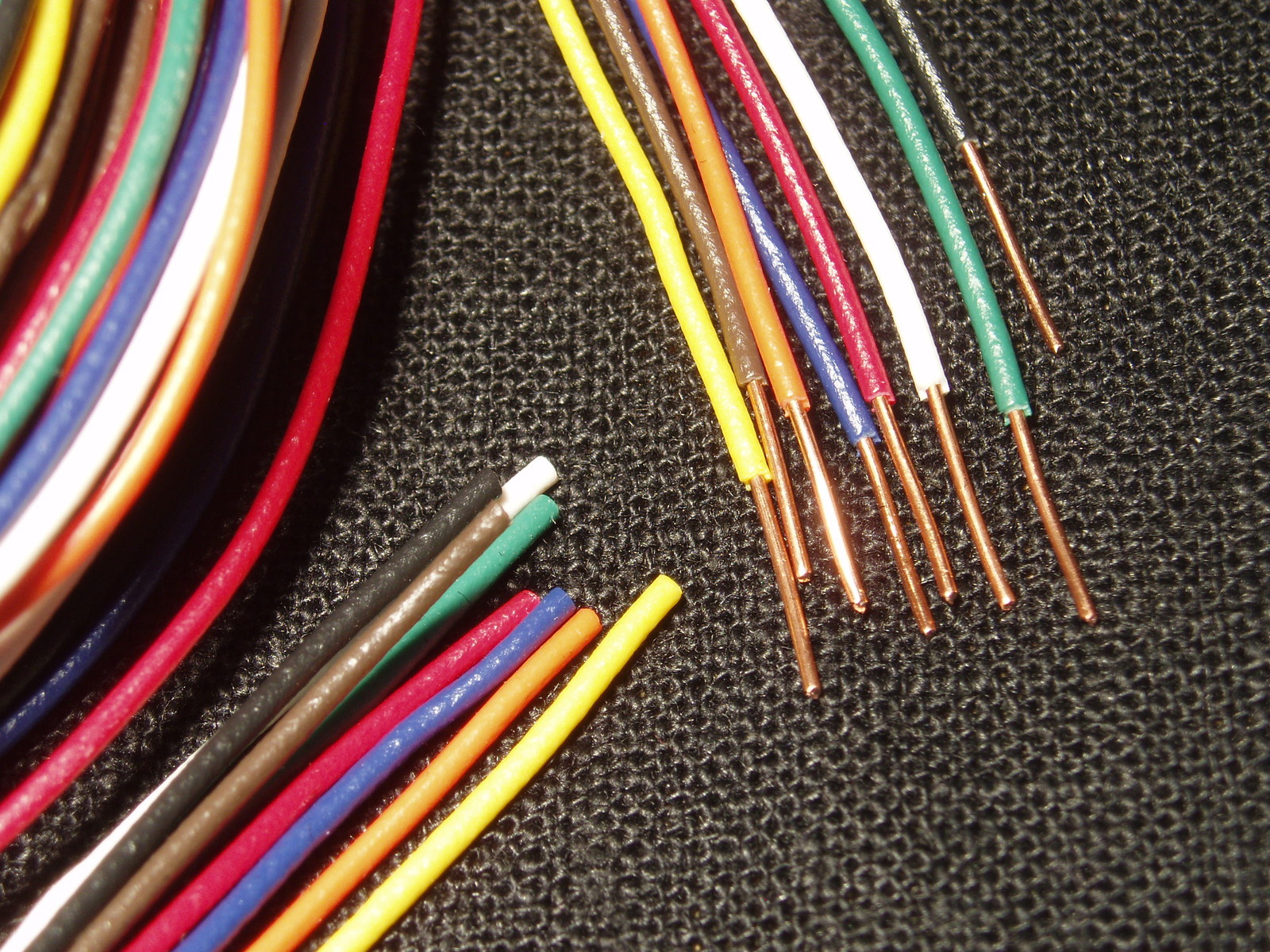 80 Feet of 24 AWG Breadboard Wire 8 Colors Solderless (10 Feet per Color) New