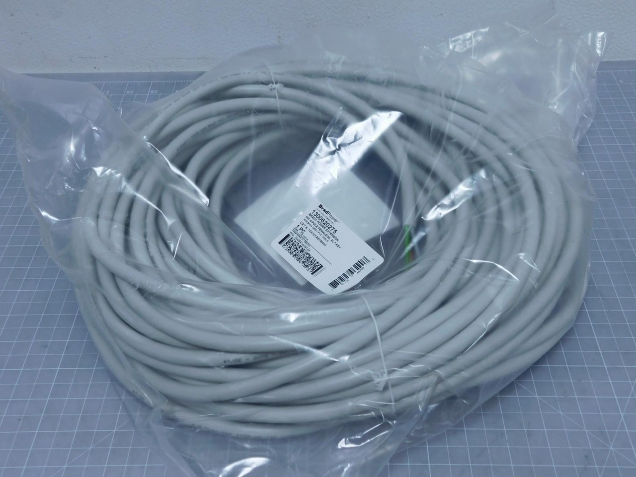 BRAD POWER 1300620275 104101A81M400 EXT MC 4 P FEM / 90 ALT-KEY 40 M 14/4 PVC CA