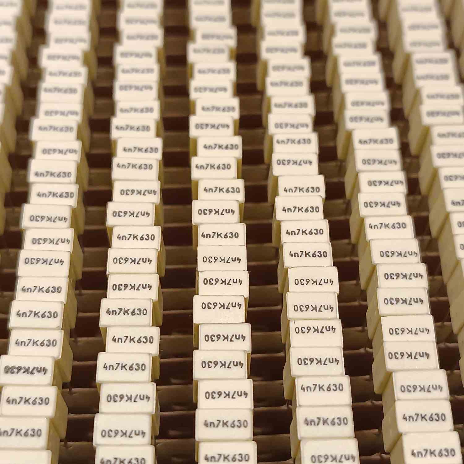 RSBPC1470DQ00K 4700pF 630v 5mm 0.1 CAPACITOR (25 PCS)