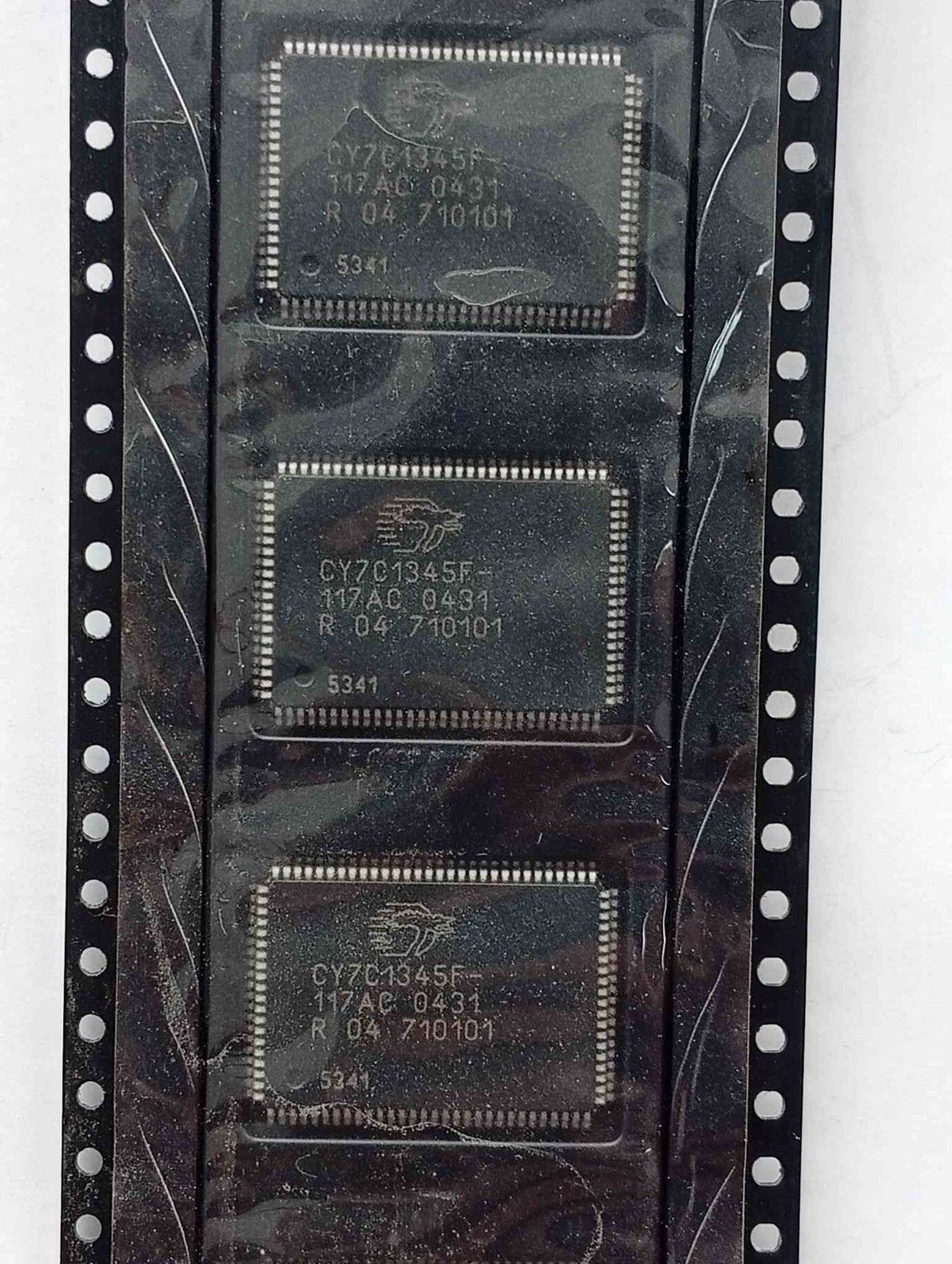 CY7C1345F-117ACT (2PCS)