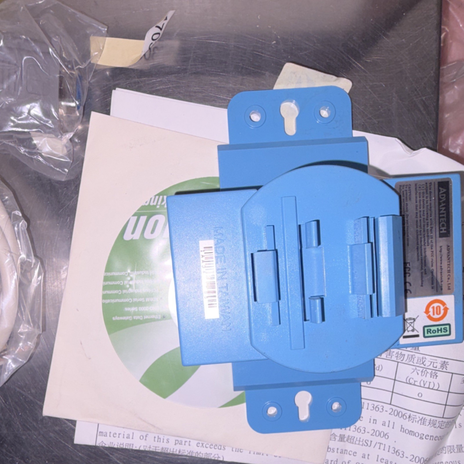 Advantech Industrial Communication Ethernet Data Gateway with Accessories
