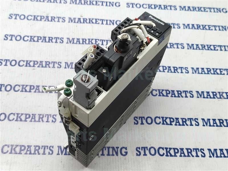 Panasonic MADLT05SF AC Servo Drive 200-240V 1ø/3ø 1.6A/0.9A 50/60Hz