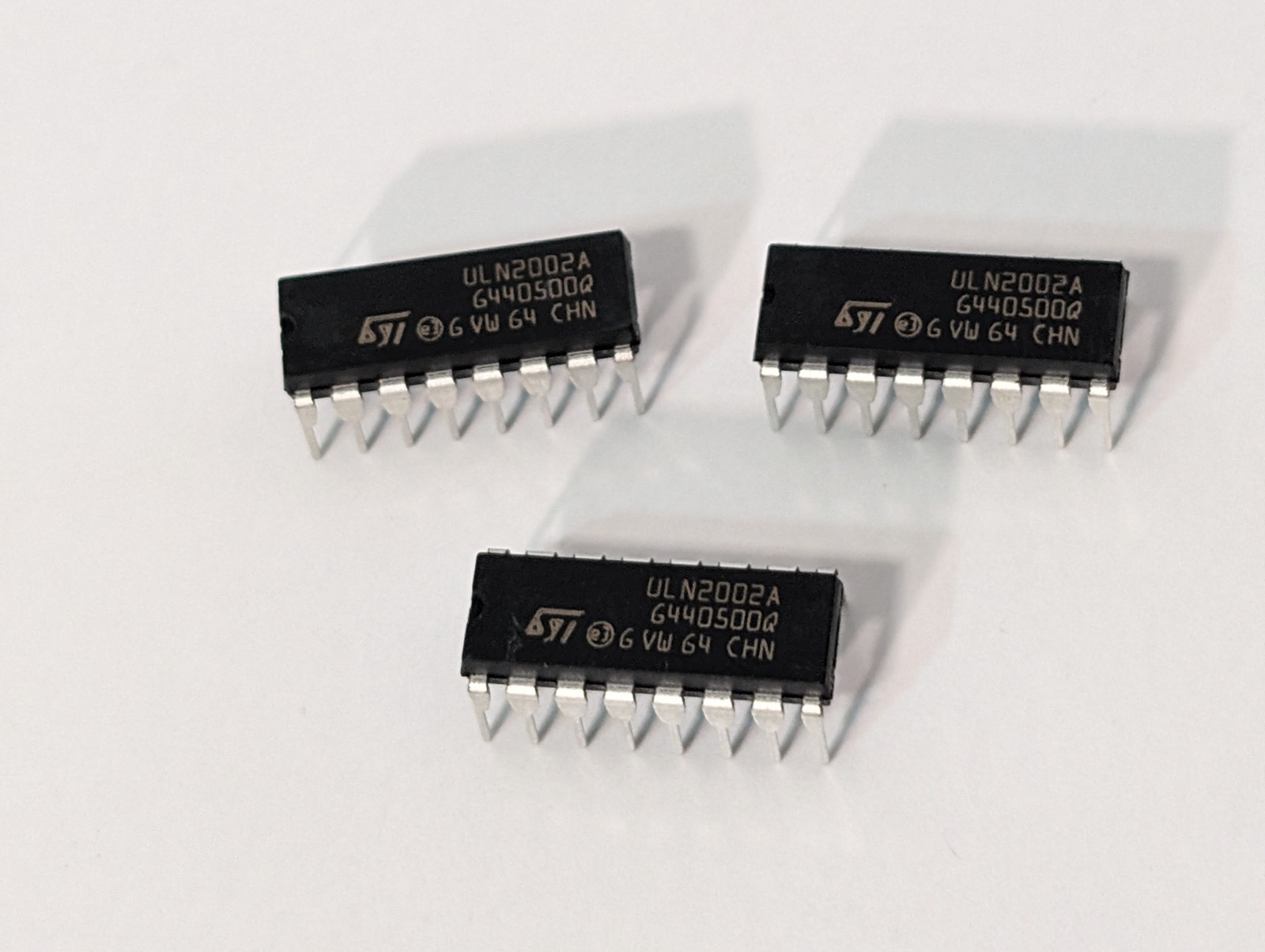 (Lot of 430) ST Microelectronics ULN2002A Darlington Transistors Seven NPN Array