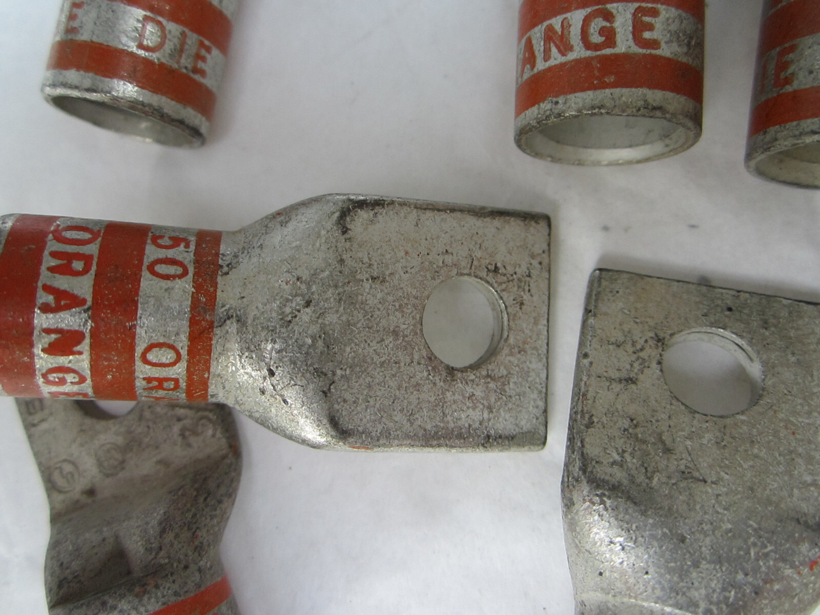 THOMAS & BETTS 3/0CU 150N ORANGE DIE 50 CRIMP LUG 3/8″ HOLE LOT OF 10