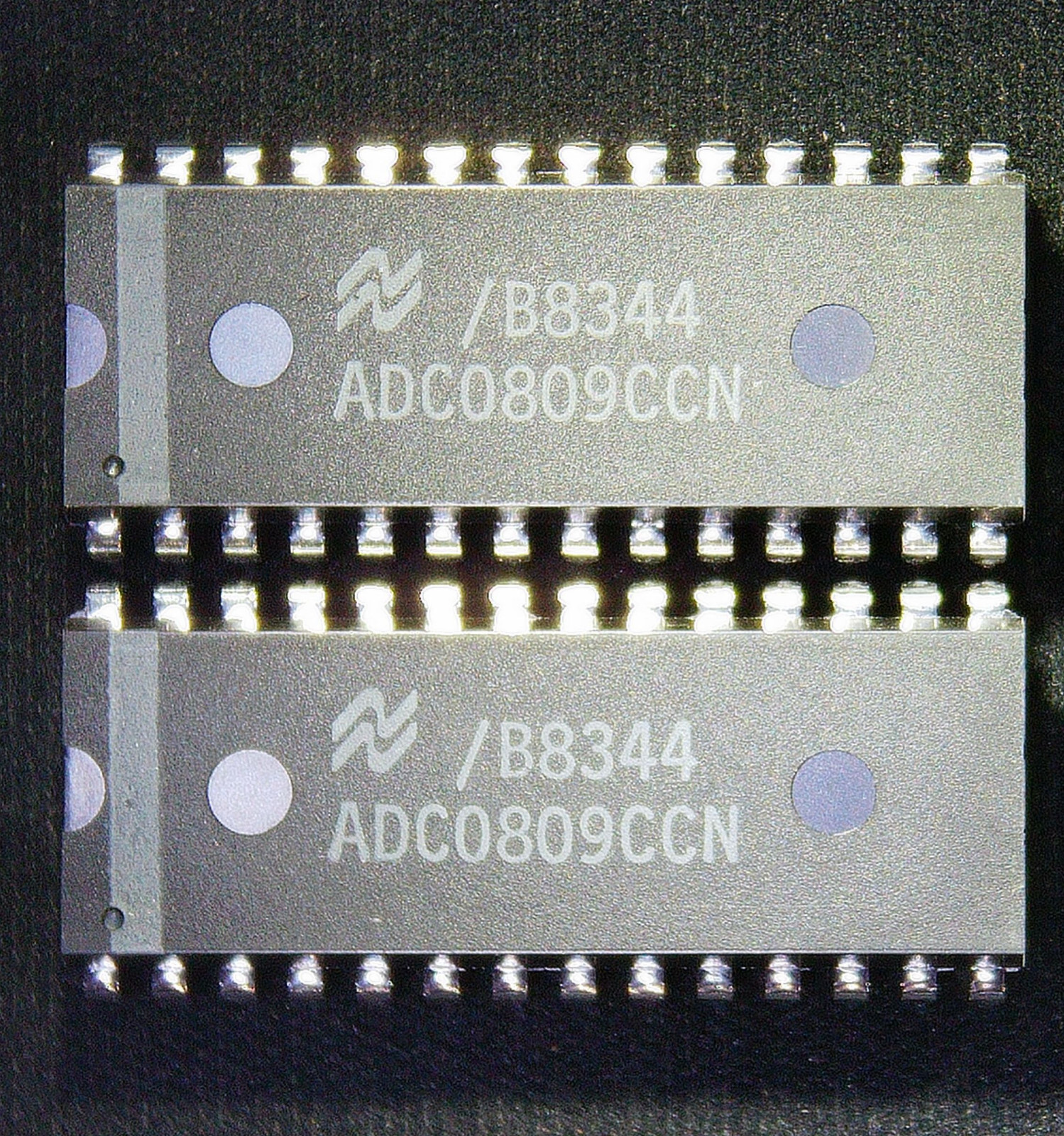 National Semiconductor Chip ADC0809CCN NOS 2 PACK Free Shipping