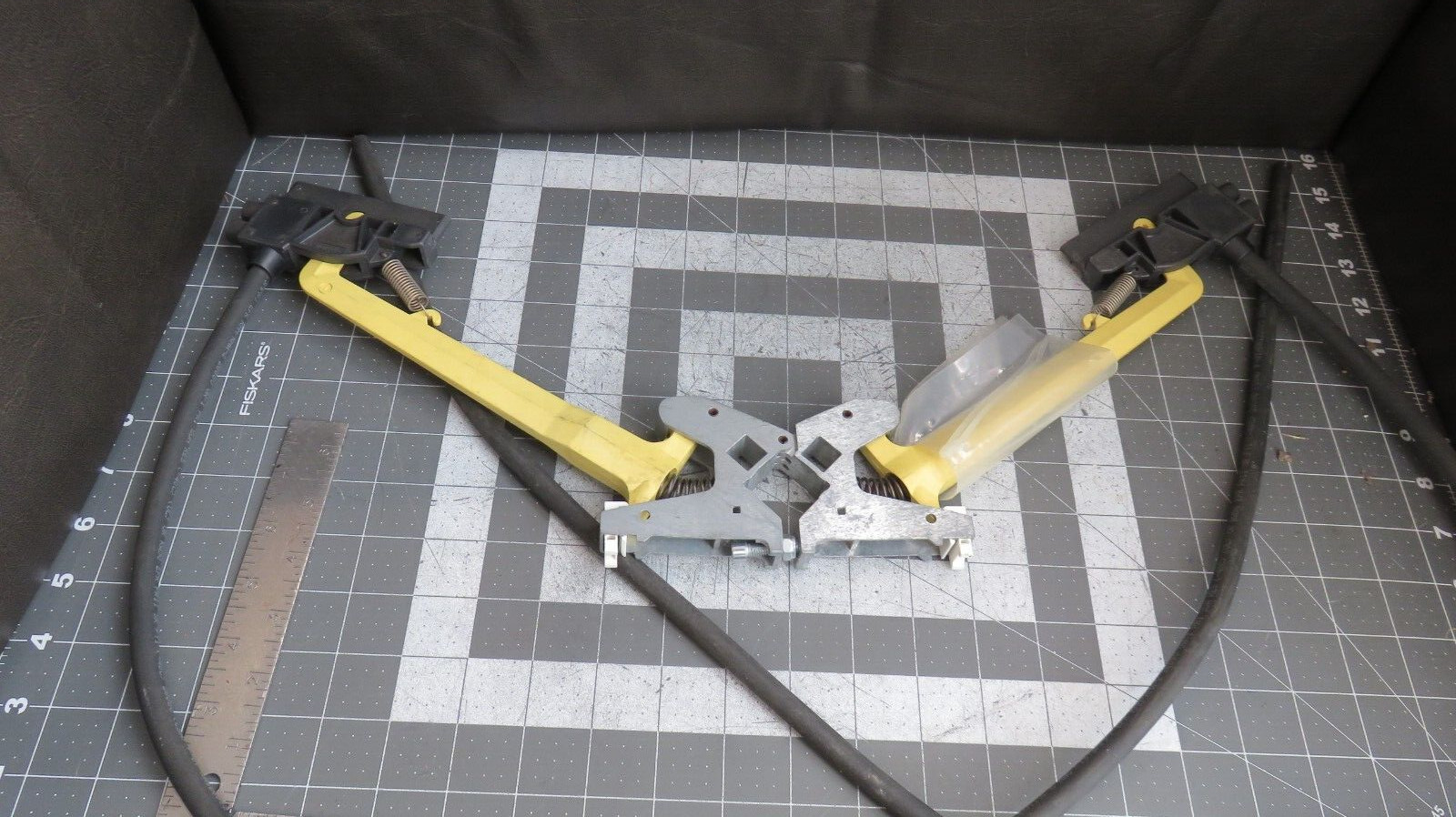 Conductix Wampfler 812 Series Double Current Collector 1P 2X80A 081209-2X Yellow