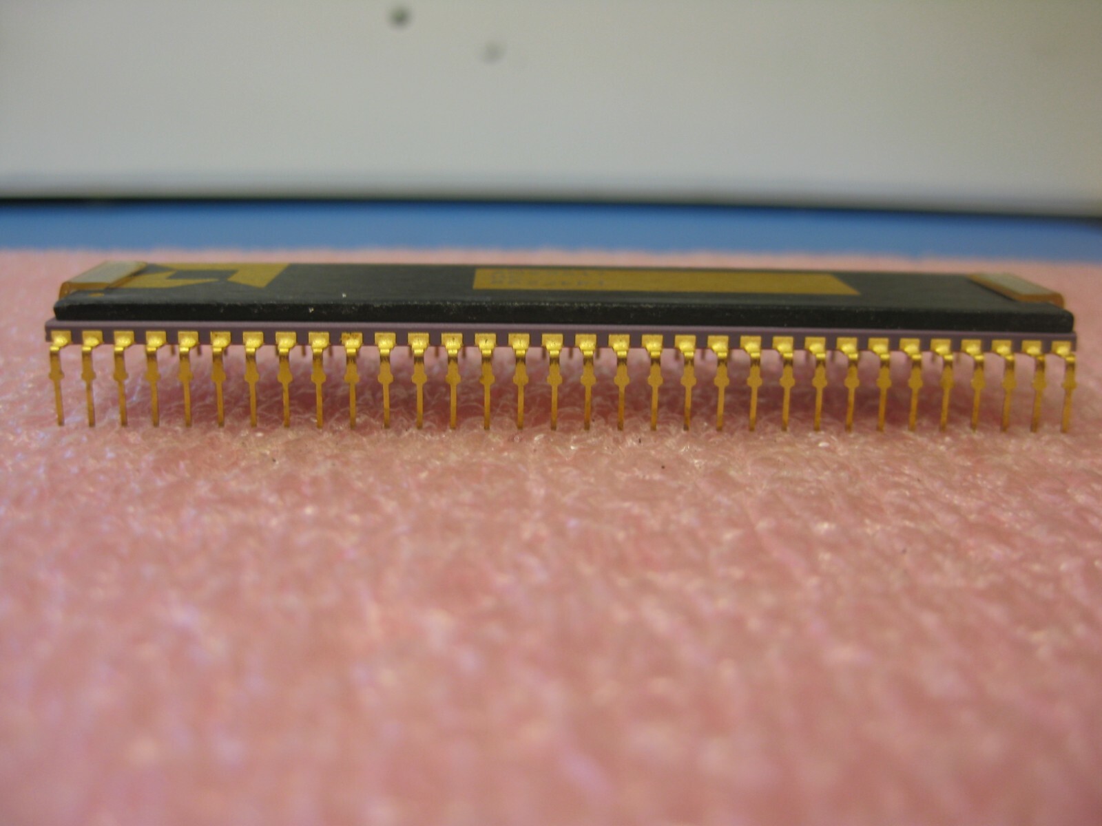 AM29517DC IC 16X16 BIT MULTIPLIER GOLD 64-PIN DIP AMD RARE (LOT OF 1)