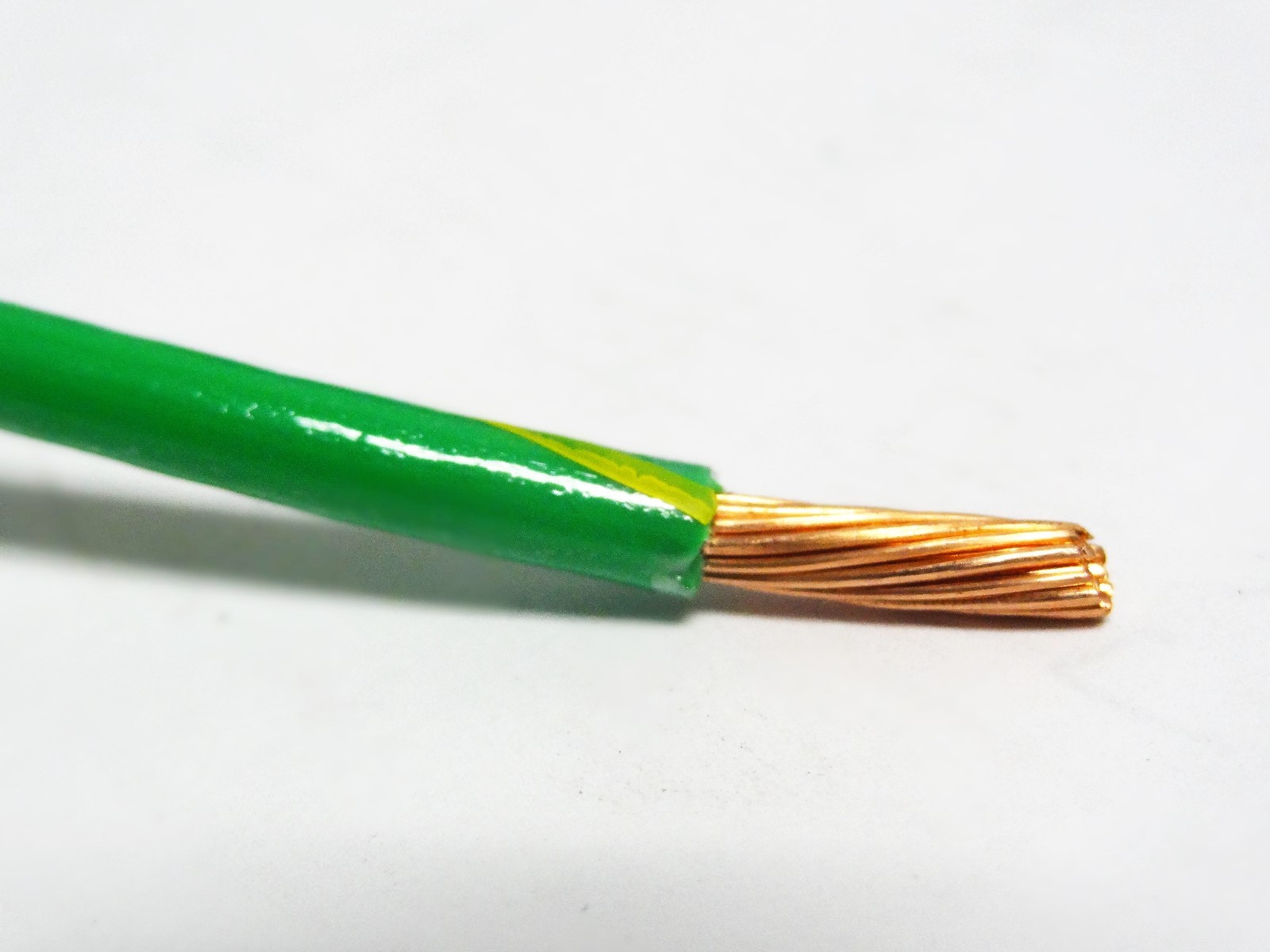 10 GAUGE THHN WIRE GREEN YELLOW 30 FEET THWN 600V COPPER STRANDED