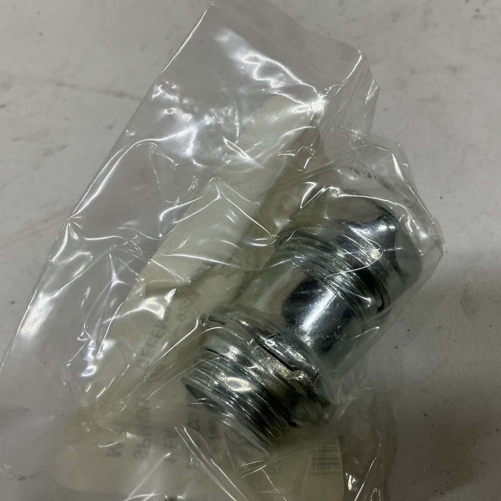 ** Lot of 50 **7050S Compression Type EMT 1/2″ Connector – NEW