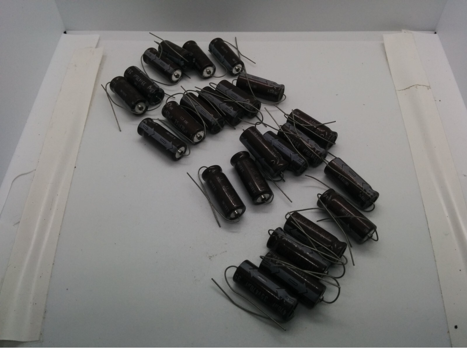 KME 35v 470uF CAPACITORS, (M)105°C, (LOT OF 24) NNB