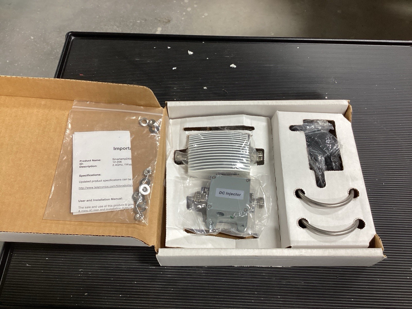 Open Box Teletronics Smartamp2400 with DC Injector