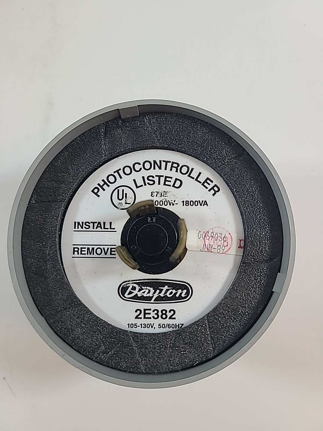 NOS Dayton 1000W-1800VA 105-130V Twist Lock Photocontroller 2E382