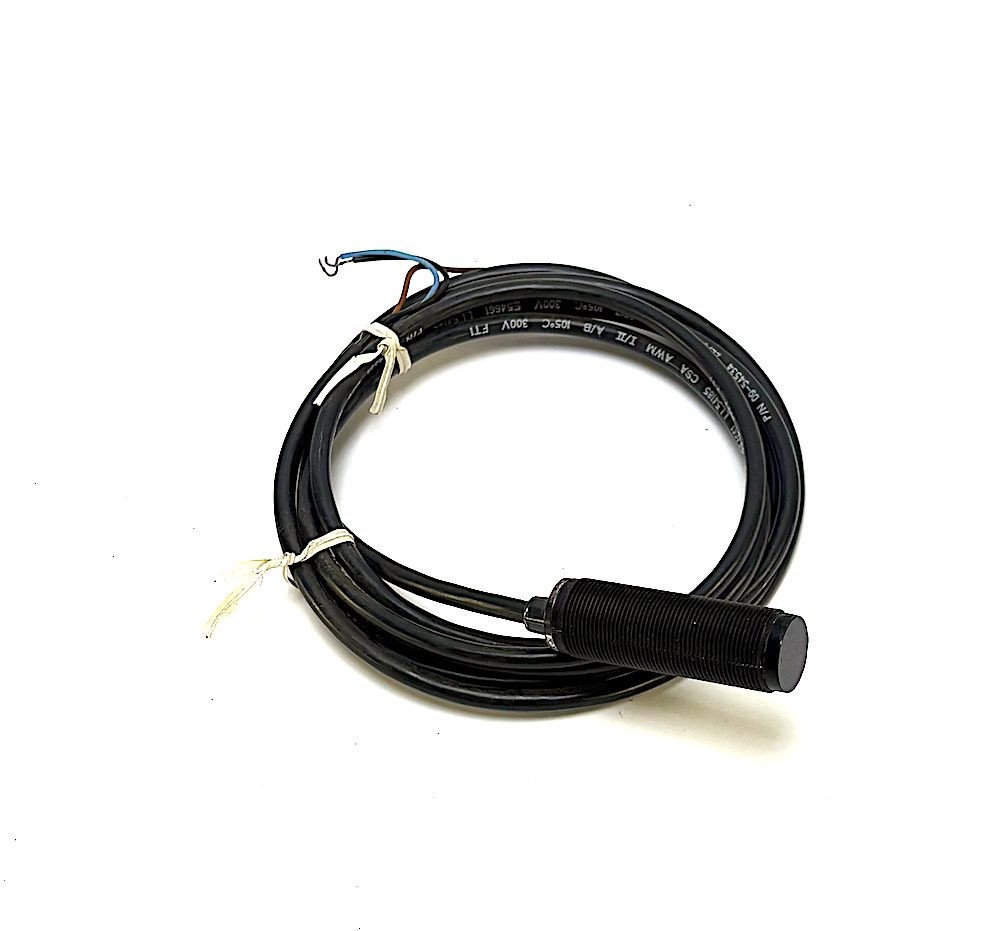 MicroSwitch CP18RDNL2 10-30VDC Diffuse Photoelectric Sensor Used