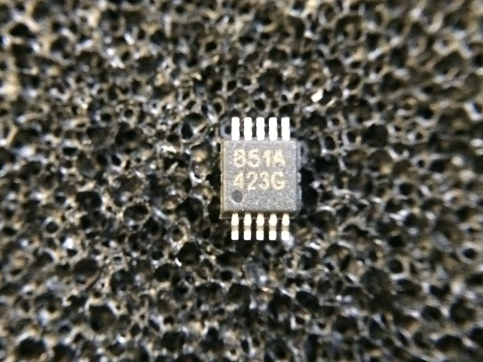SY55851AUKI Micrel IC GATE 3.0GHZ 50OHM 10-MSOP 2 PCS