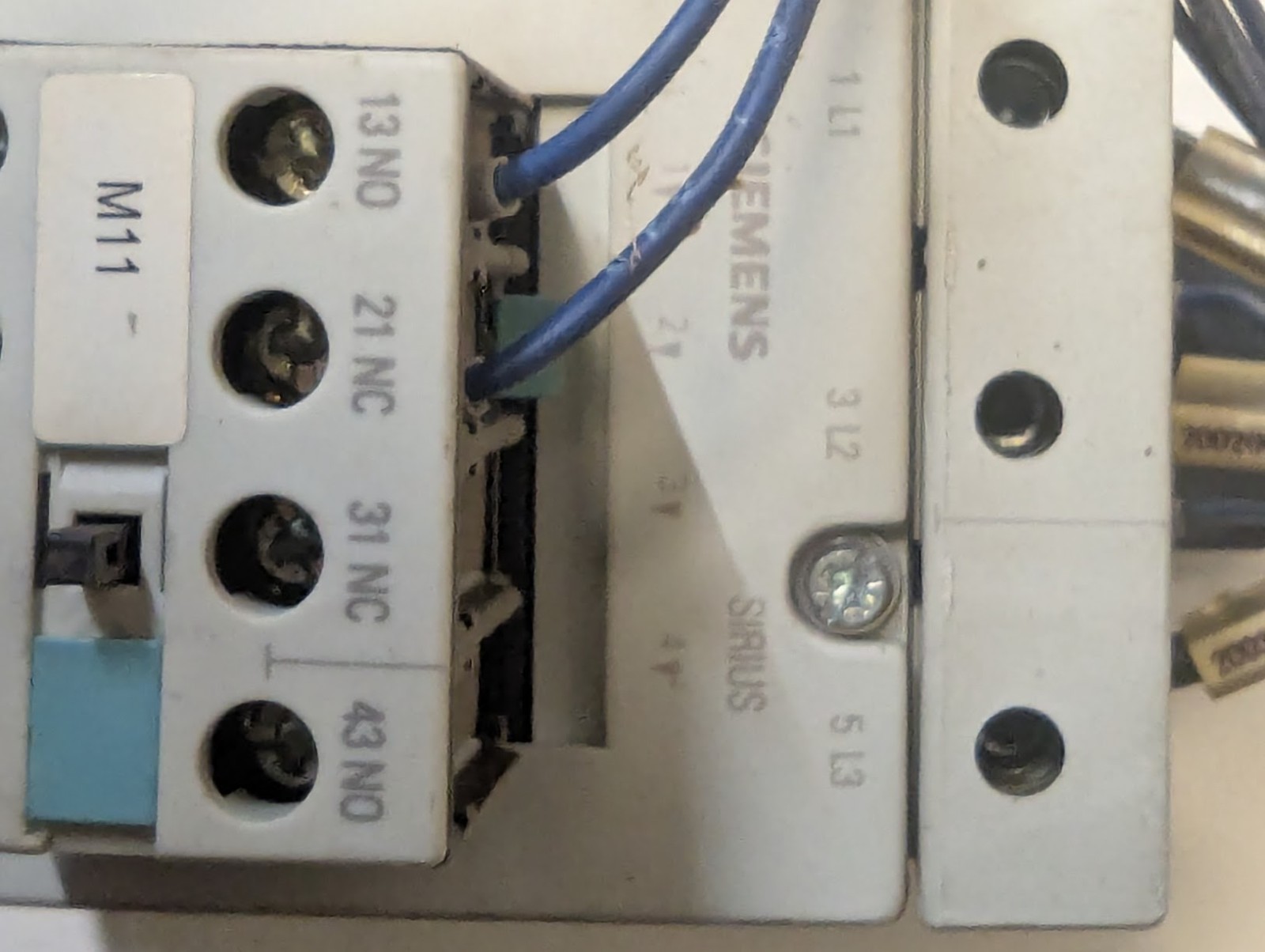 SIEMENS CONTACTOR 3PH 80A 3ZX1012-0RT04-1AA1 24V 3RT1045-1BB40 UPC 4011209294431