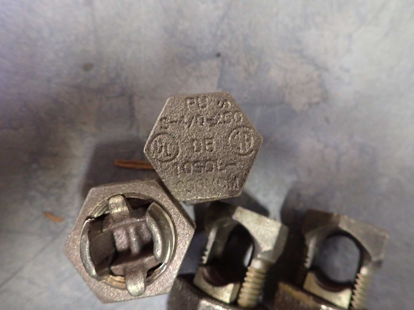 NEW – LOT of 4 – S4/0250 Penn-Union Bronze Split Bolt 4/0-250