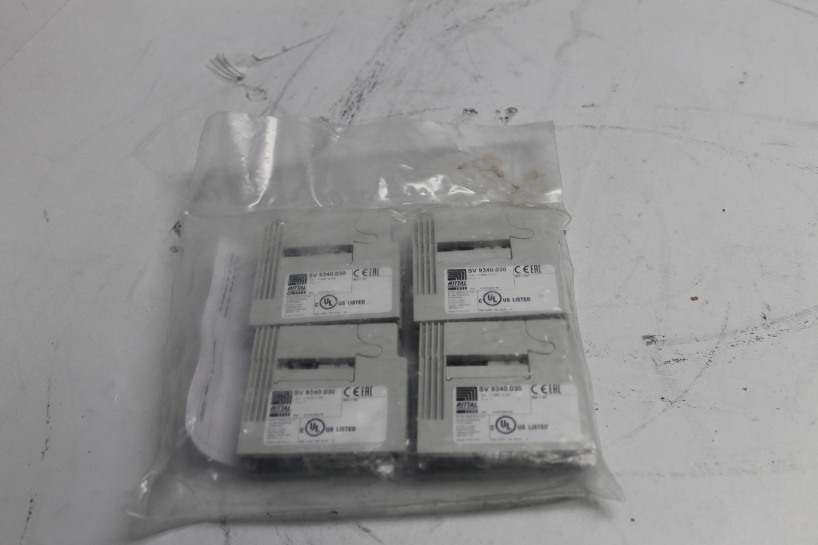 Rittal SV 9340.030 Busbar Support 1-Pole – 4 Units New