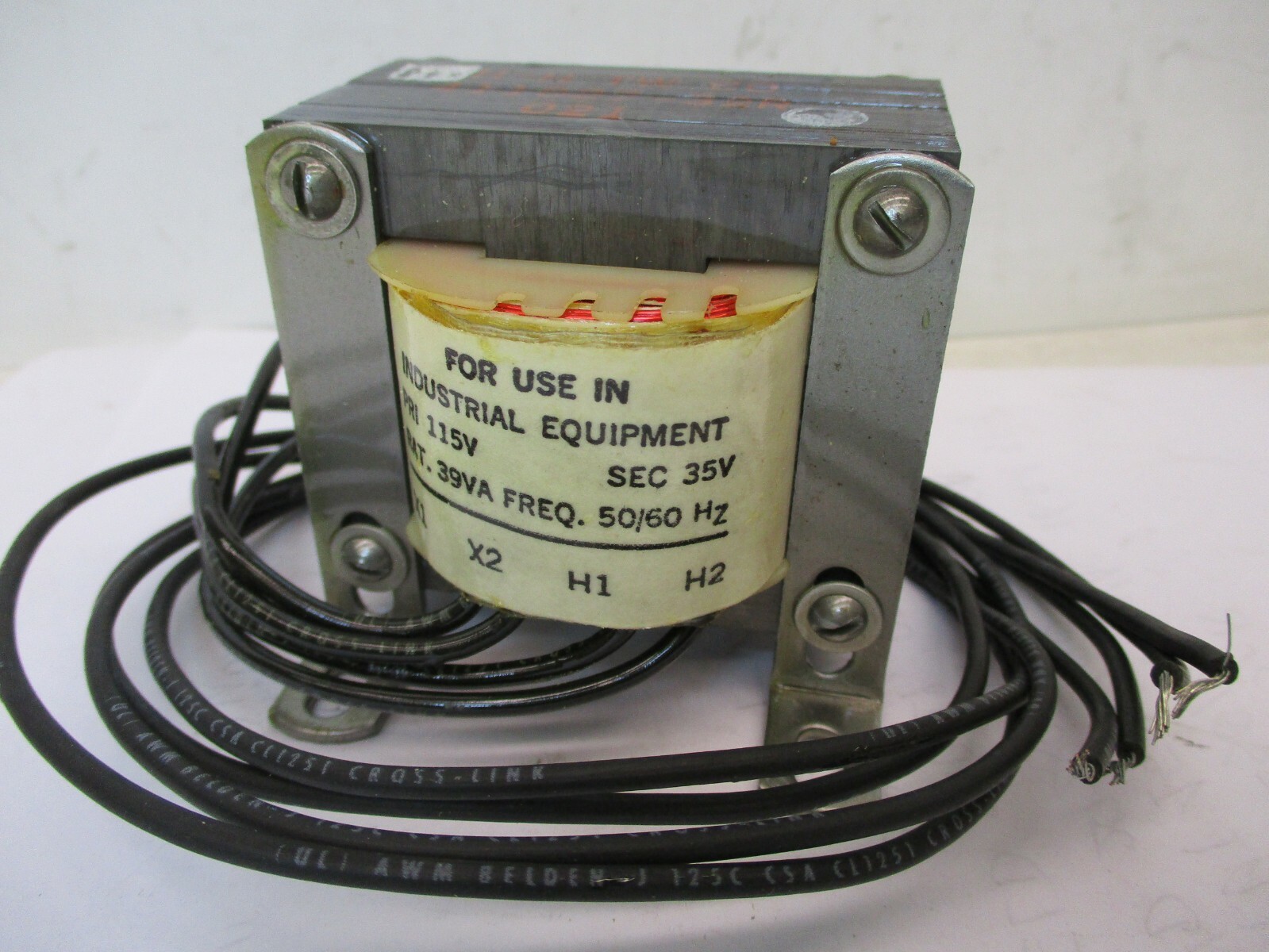 New open-box Reliance Electric Pri. 115V Sec. 35V Rat. 39V 411027-32R A1300AES