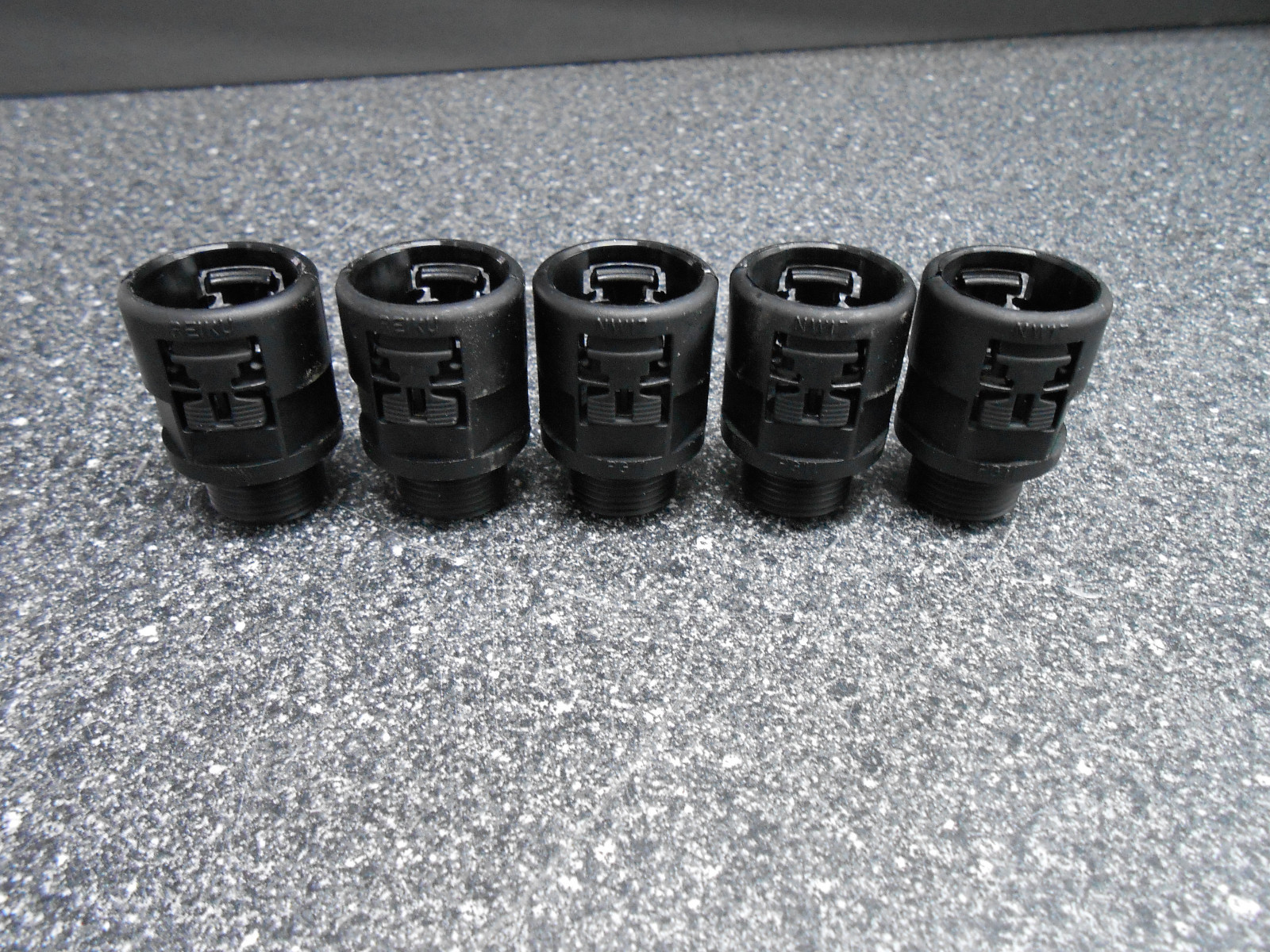 5 x REIKU PAGOB-17P11 BLACK POLYMID STRAIGHT CONNECTORS WITHOUT SEAL