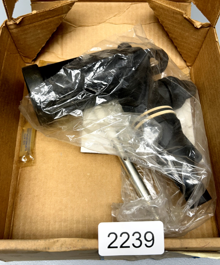 RTE 2604600U10NC Loadbreak Elbow w/ Test Point 200A