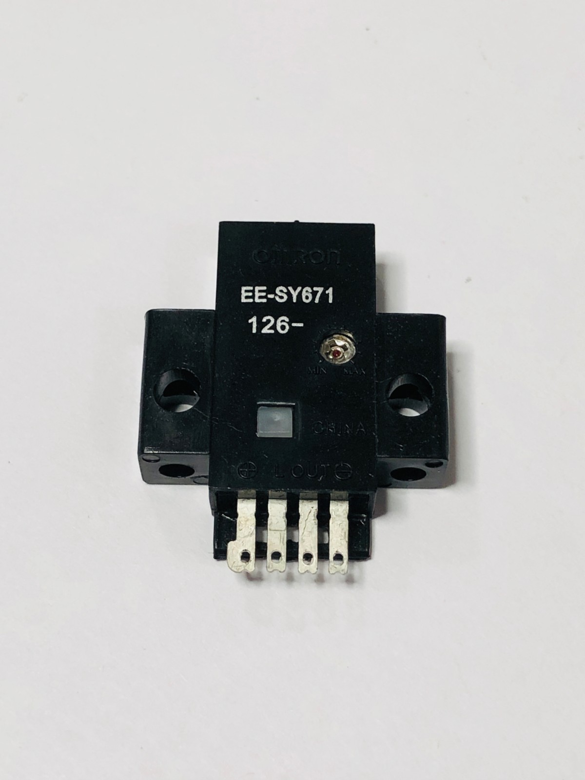 EE-SY671 Diffuse Photoelectric Sensor 1mm Min 5mm Max 100mA Rectangular