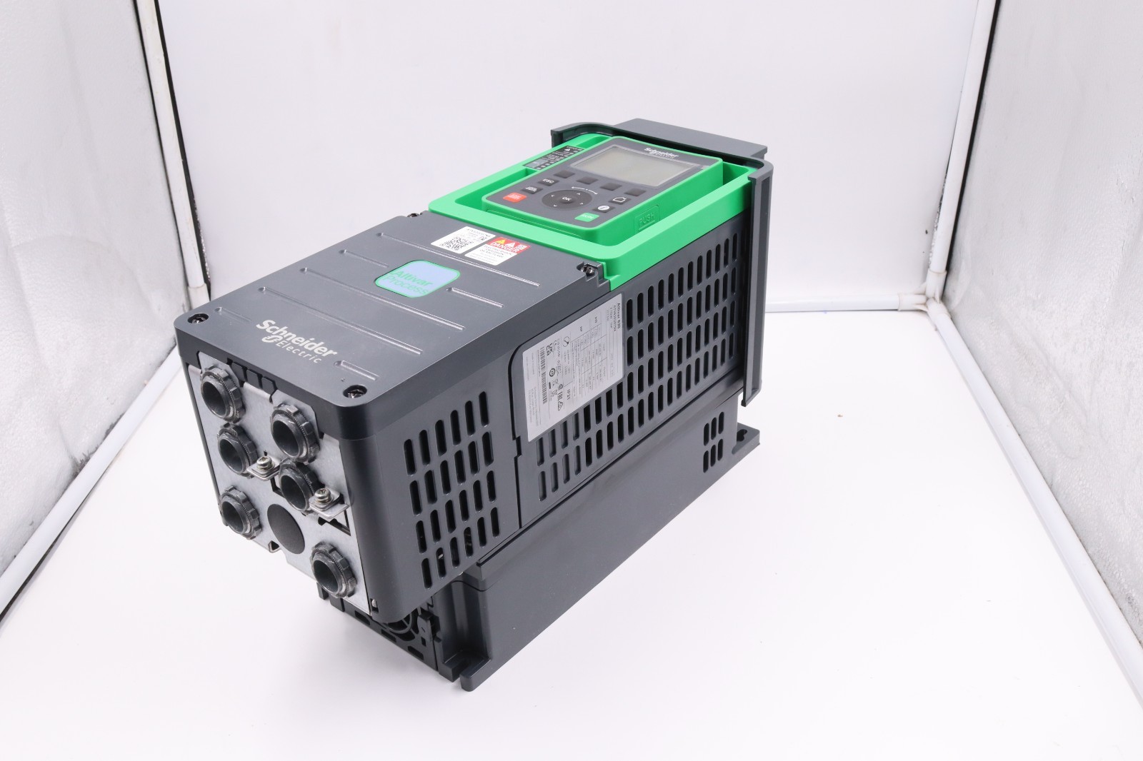 Schneider Electric ATV630U07N4 MADE IN INDONESIA