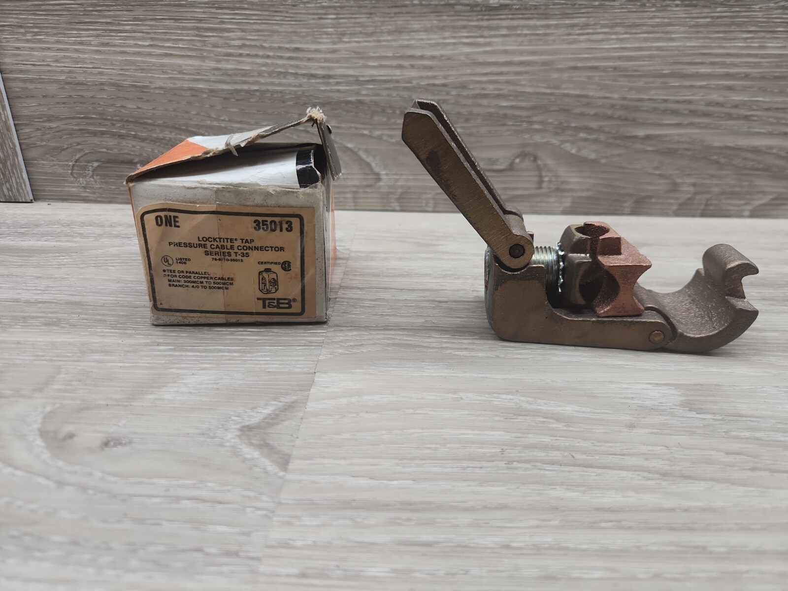 Thomas & Betts 35013 Locktite Bz Tee-Prl 300-500 4/0-500(NOS)