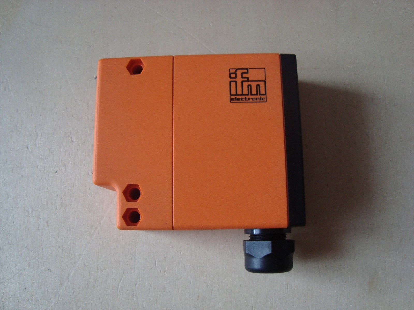 ifm OA5201 OAH-CPKGT-Direct Reflection Photocell with Background Suppression –