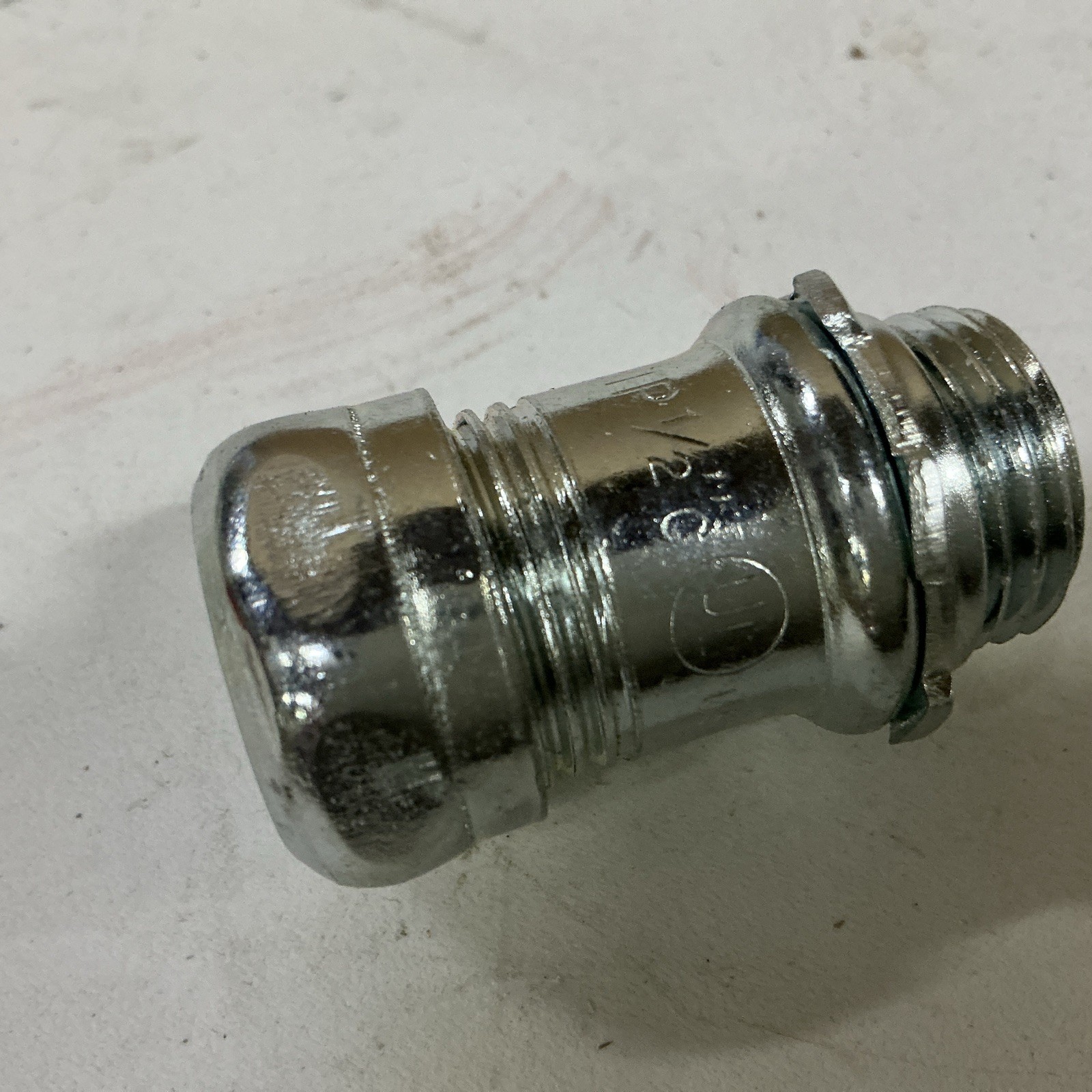 ** Lot of 50 **7050S Compression Type EMT 1/2″ Connector – NEW