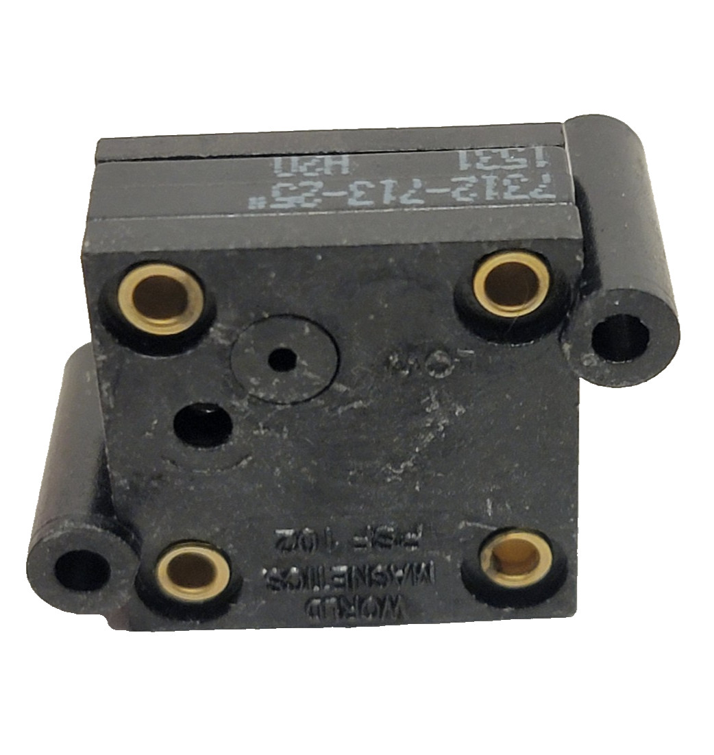 Lot of 4 New World Magnetics PSF 102 Pressure Sensor / Transducer