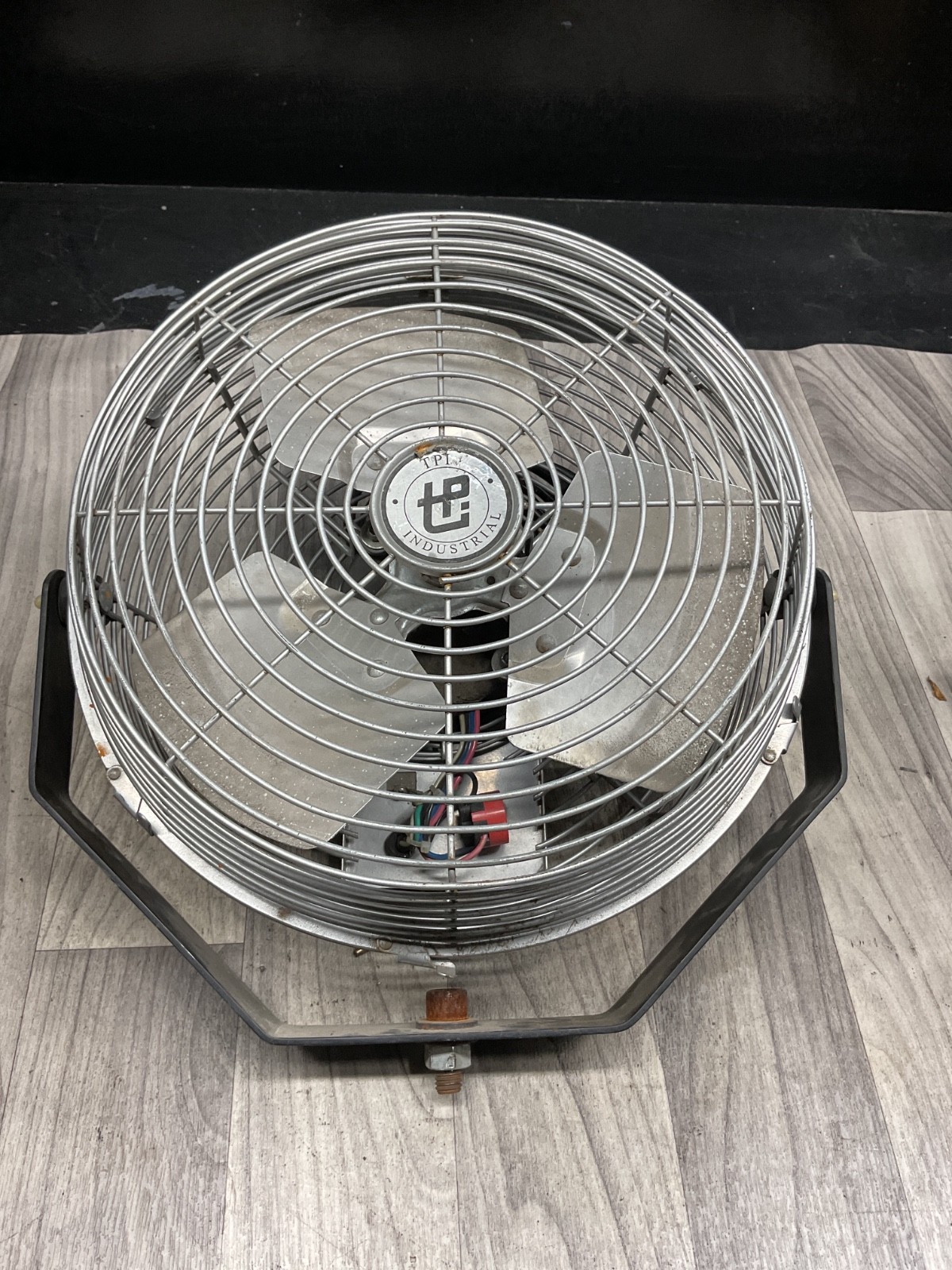 TPI Industrial Mounted Workstation Fan U-12-TE #4020B121PR3