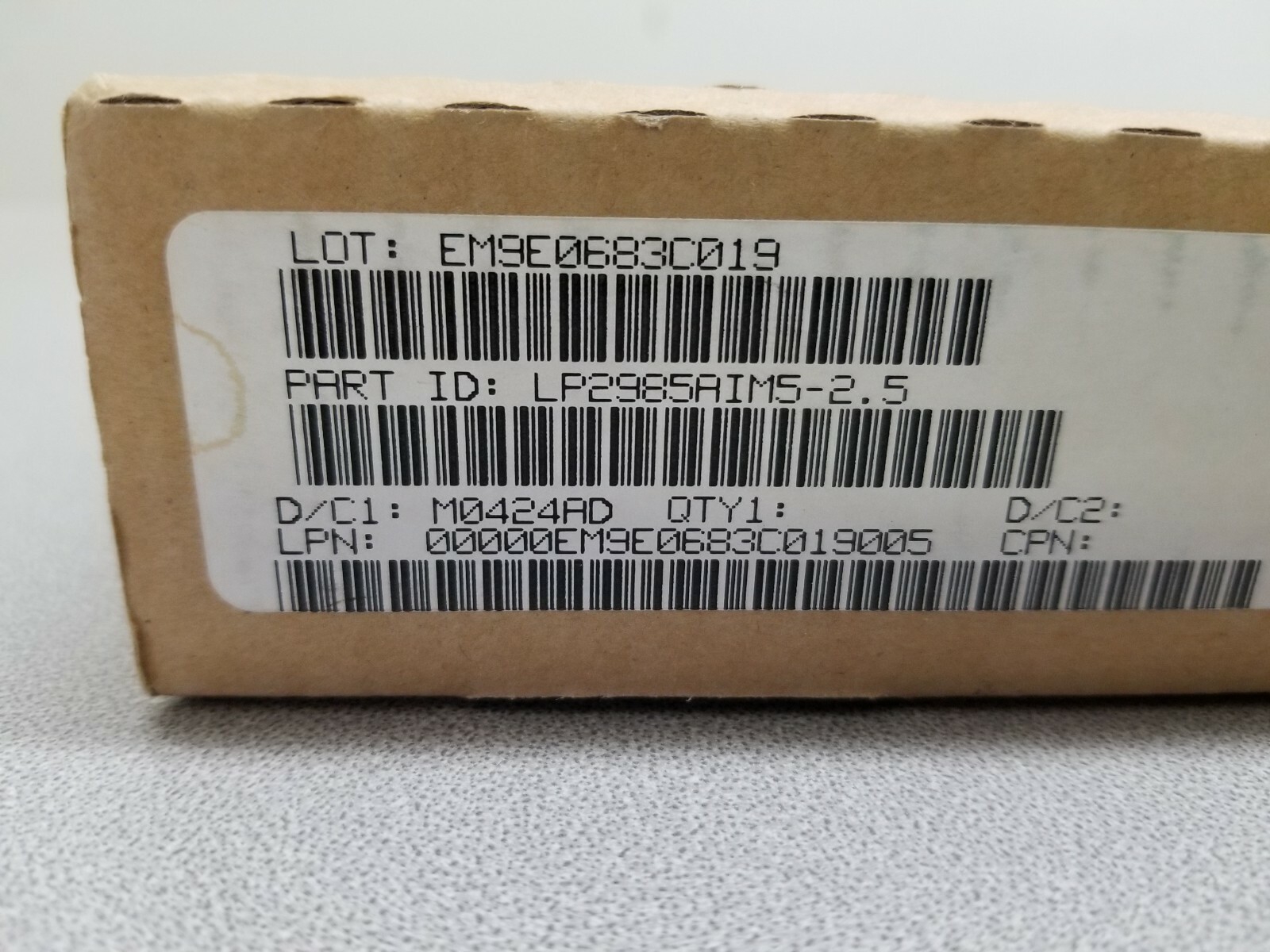 (10 PCS) LP2985AIM5-2.5 IC REG LINEAR 2.5V 150MA SOT23-5 NSC, *US STOCK*